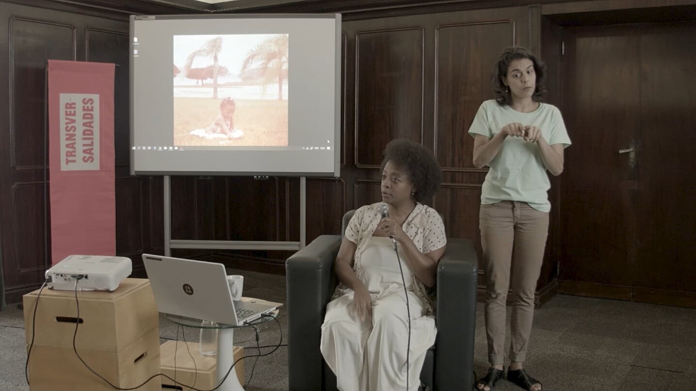 Transversalidades: O que é curadoria?