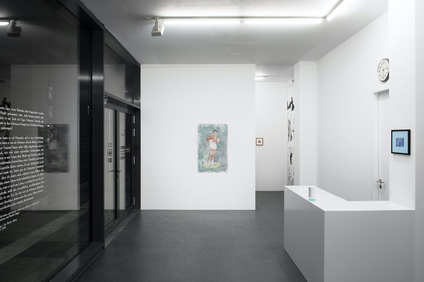 James Gregory Atkinson, ‘6 Friedberg-Chicago’, 2021/22, exhibition view, Dortmunder Kunstverein. Courtesy: the artist, Germericans (Sabrina und Marvin Kuhn), Kai Matussik, Tyrown Vincent, Dortmunder Kunstverein. Photo: Jens Franke