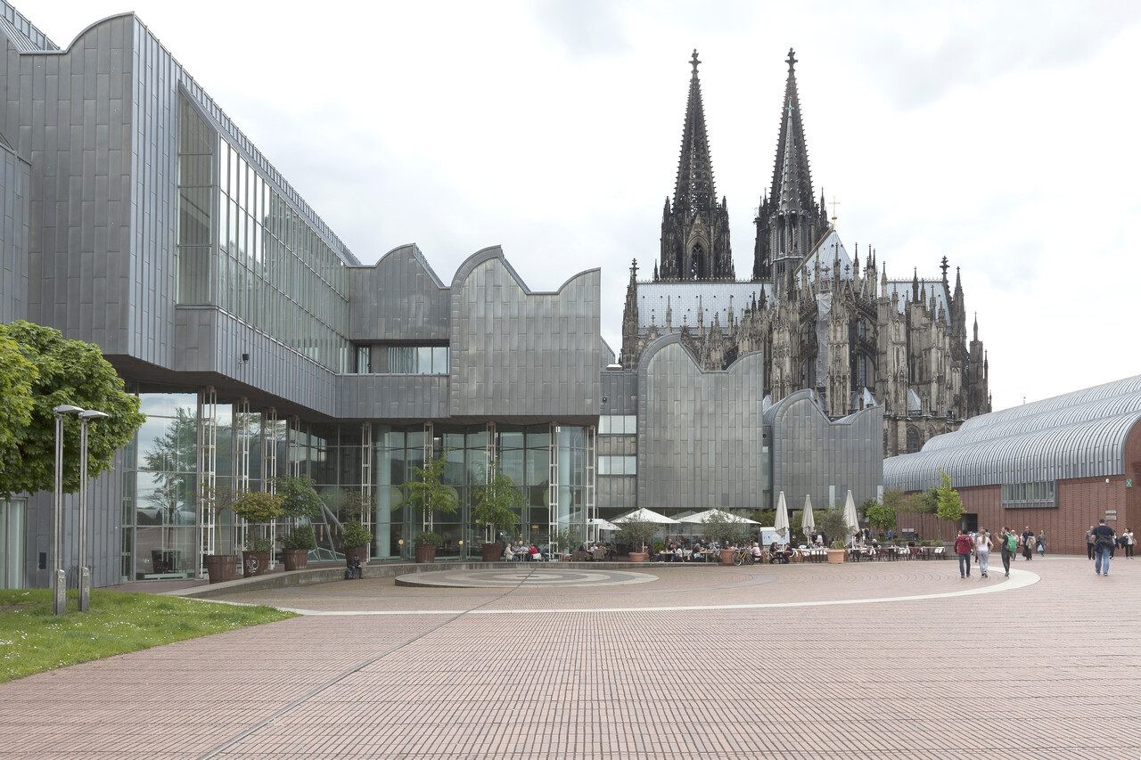 Seeking curator: art of the 20th and 21st centuries