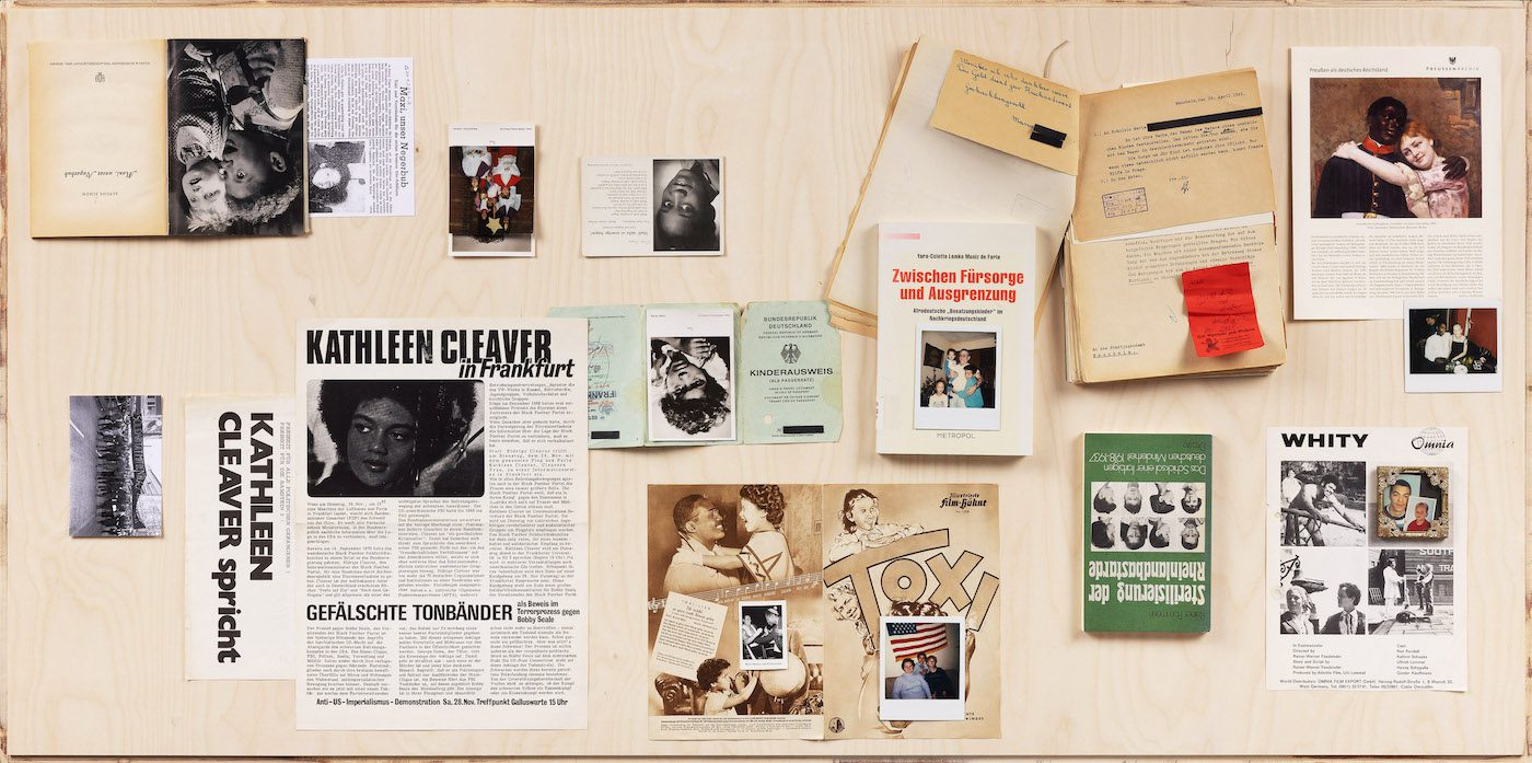 James Gregory Atkinson, Zeitkapsel Whity, 2021, photography, documents, books, various materials, installation view ‘6 Friedberg-Chicago’, Dortmunder Kunstverein. Courtesy: the artist, Archiv des Hamburger Instituts für Sozialforschung, MARCHIVUM, The Lisbet Tellefsen Collection, UB TU Dortmund, Dortmunder Kunstverein. Photo: Roland Baege