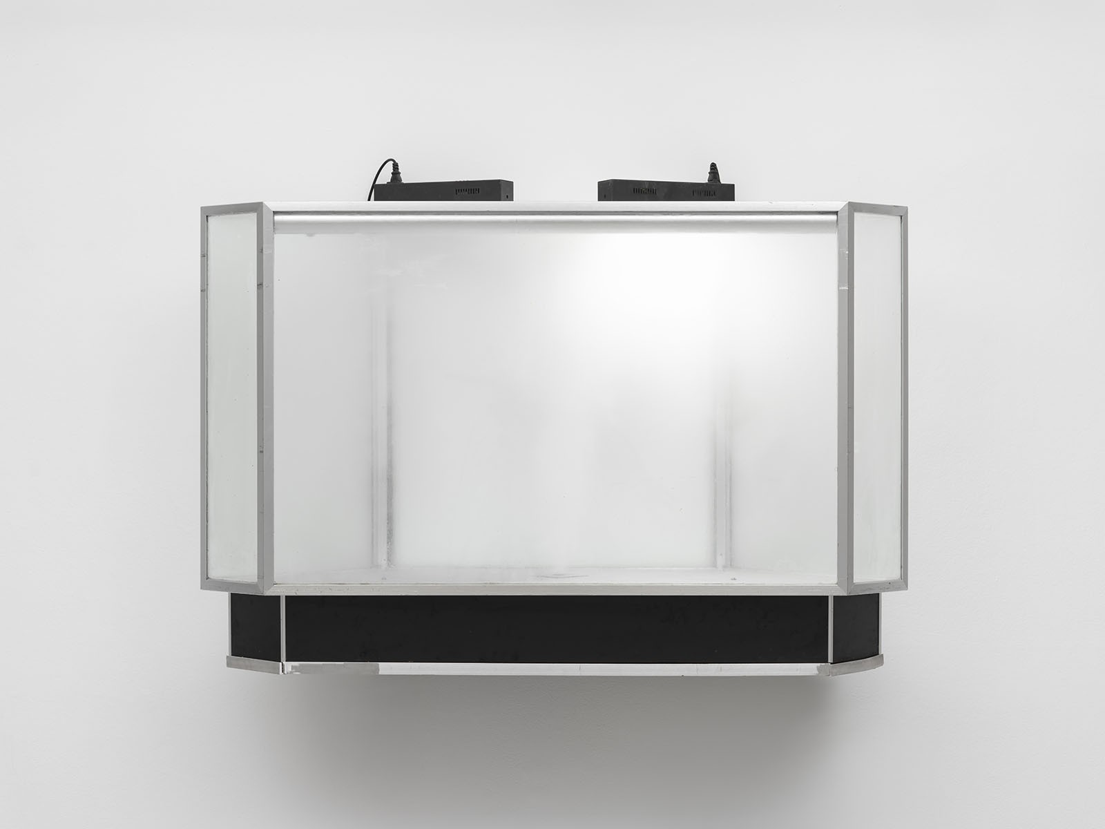 Jesús Hilario, Dishonest Dancer, 59.25 x 39 x 20.5", 2025. Photo: Sebastian Bach.