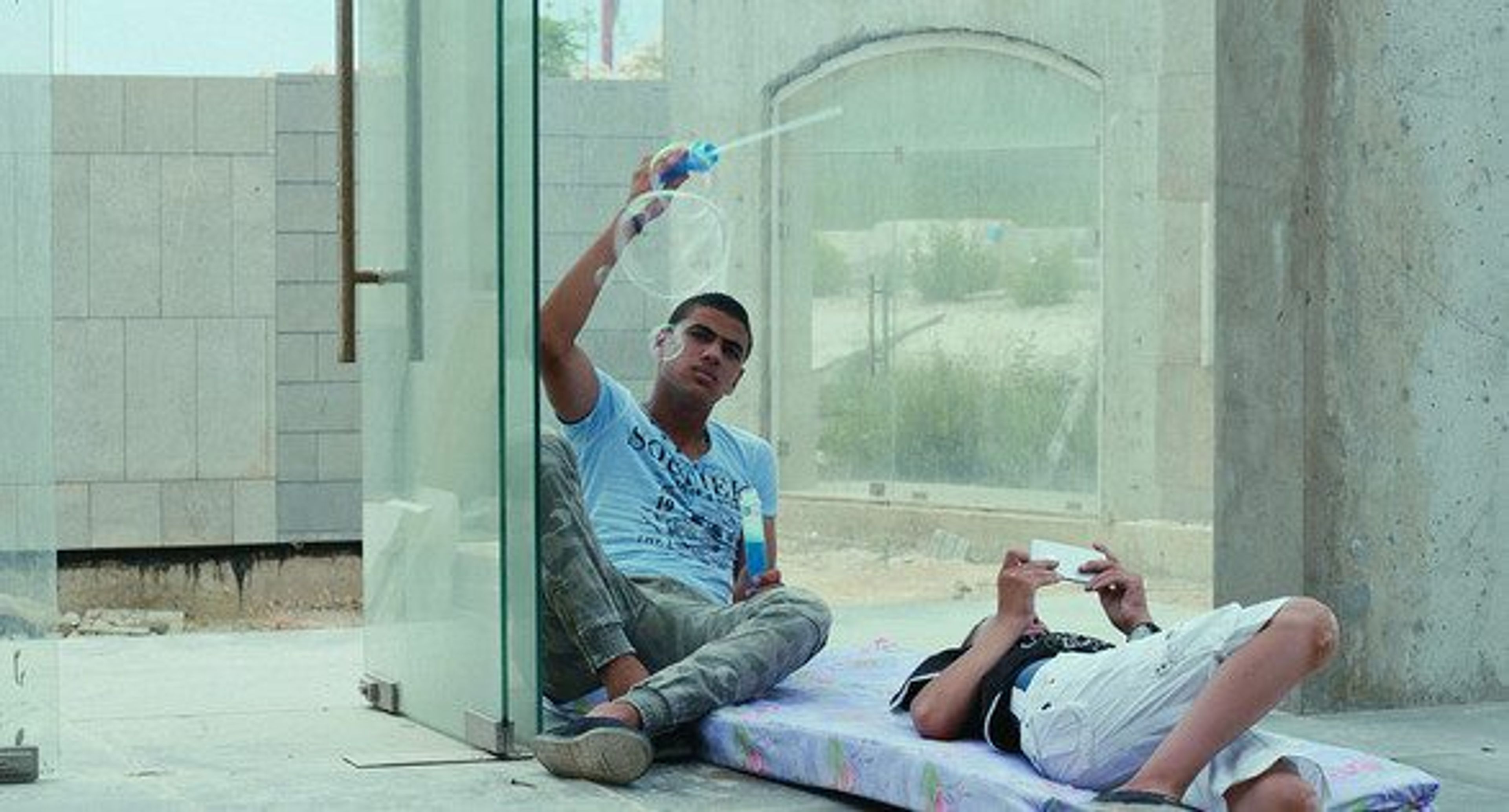 Akram Zaatari : Tomorrow Everything Will Be Alright