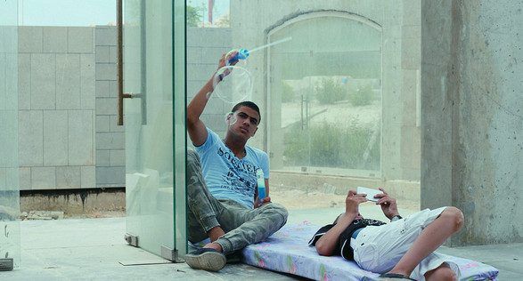Akram Zaatari : Tomorrow Everything Will Be Alright