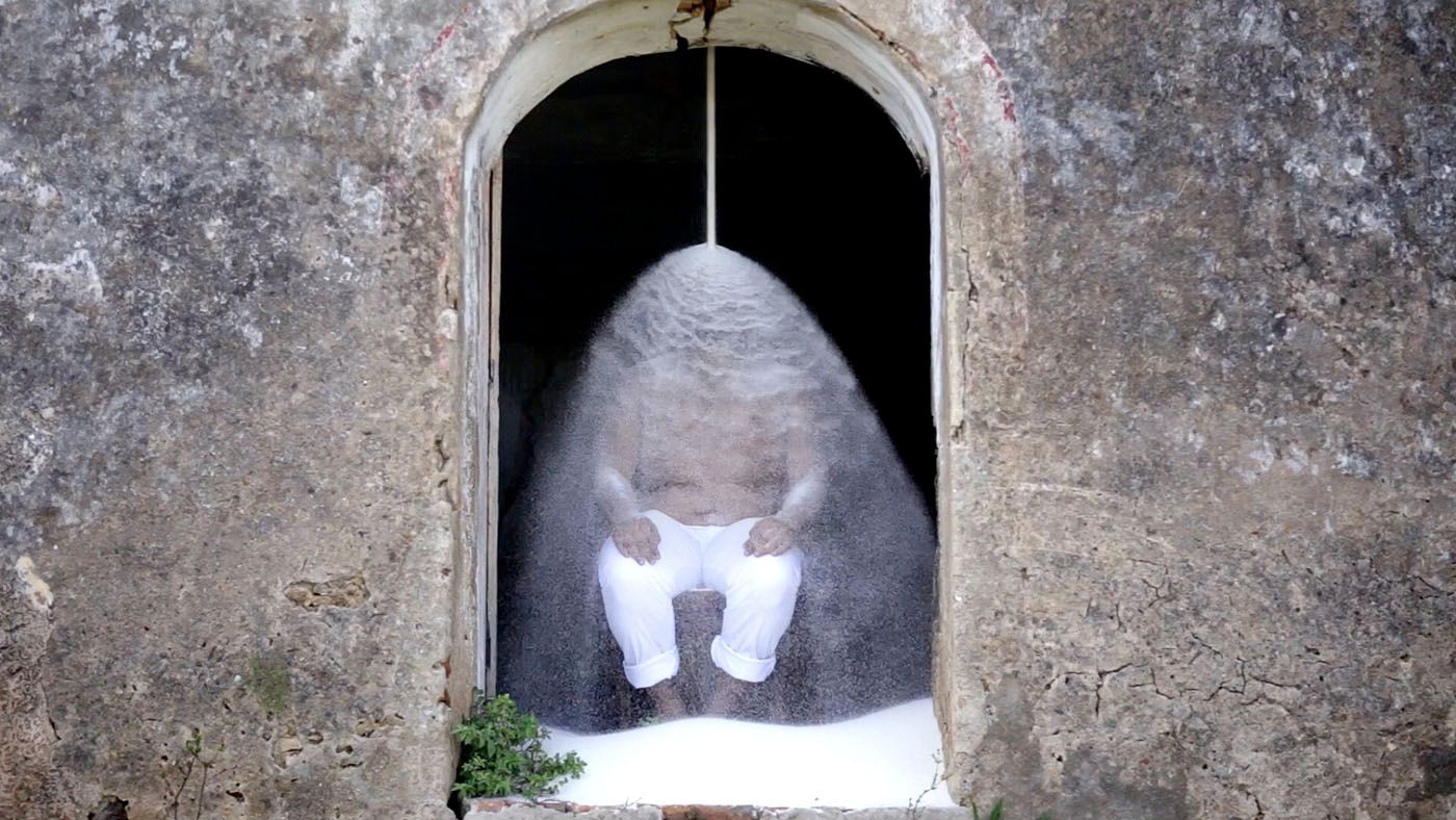 Refino #2, Video - 7'1'', 2017, made at the former Oiteiro Sugar Mill, Terra Nova, Bahia. Courtesy of the artist.