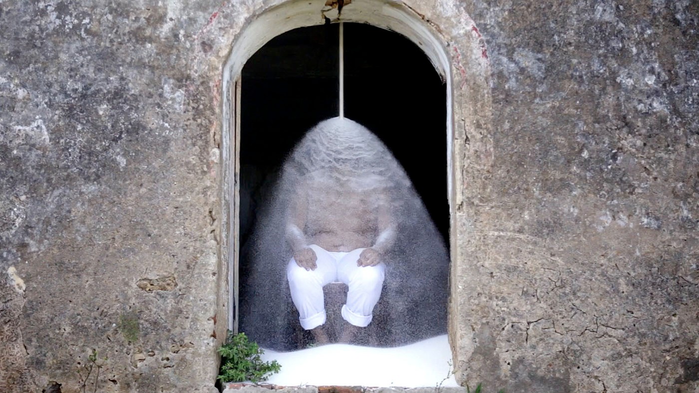 Refino #2, Video - 7'1'', 2017, made at the former Oiteiro Sugar Mill, Terra Nova, Bahia. Courtesy of the artist.