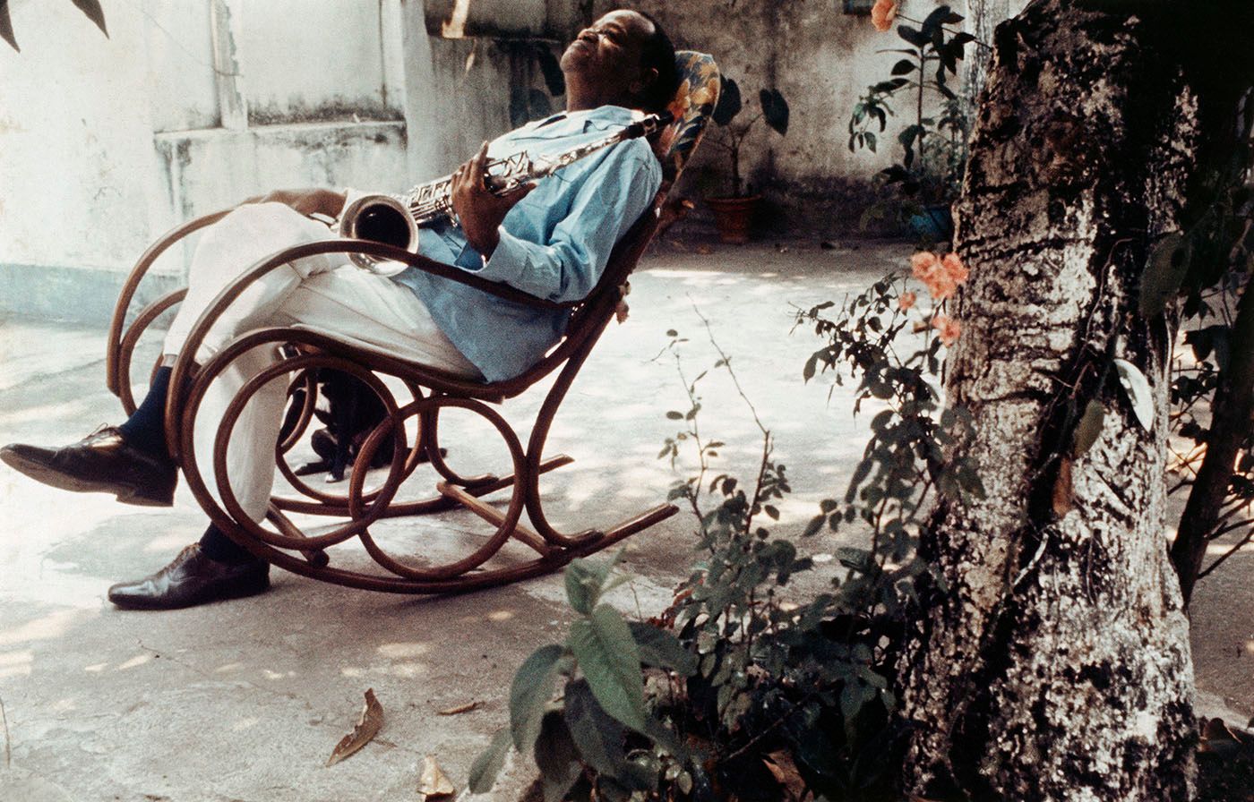 Pixinguinha at home in his rocking chair. Rio de Janeiro, November 1967. Photo: Walter Firmo. Instituto Moreira Salles Collection.