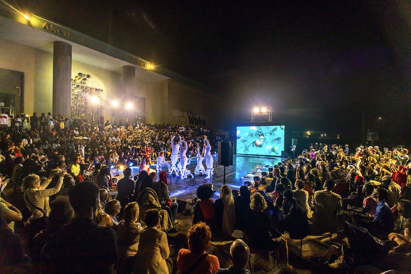 Julien Creuzet, Algorithm ocean true blood moves, choreography by Ana Pi. Presented as part of the 15th Dakar Biennale by Hartwig Art Foundation in collaboration with Dak'Art and Performa Biennial. Commissioned by Hartwig Art Foundation and Performa 2023 - Photo Daniel Nicolaevsky for NA MATA LAB©️