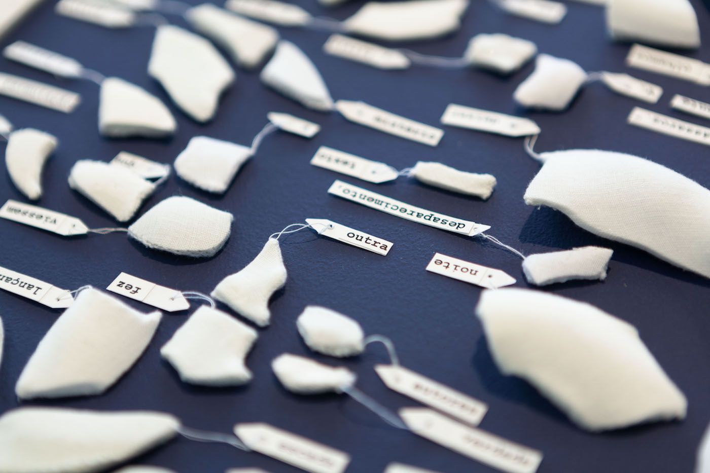 Exhibition by Claudia Fontes. Visitation of exhibition workers and their families during employee brunch. 02/09/2018 © Pedro Ivo Trasferetti / Fundação Bienal de São Paulo.