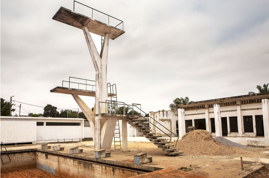 Mónica de Miranda, Springboard, from the series Swimming Pool, 2017. Courtesy tha artist.