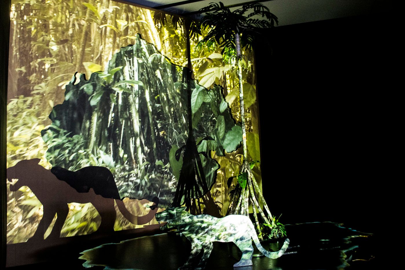 Mapa Teatro – Laboratorio de artistas, The Moon is in the Amazon, installation, 2020. 11th Berlin Biennale, Martin-Gropius-Bau Berlin.