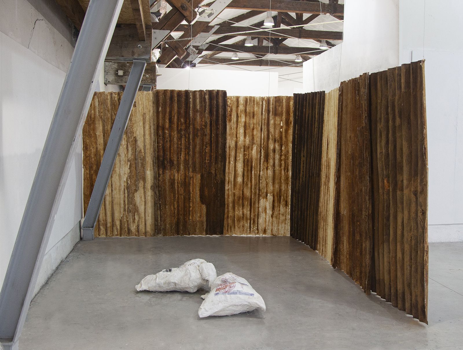 Sofía Salazar Rosales, Zafra, 2021, Raw cane sugar, fiberglass, wood glue, gelcoat, and resin, Variable dimensions. Courtesy of ChertLüdde, Berlin and Sofía Salazar Rosales, Paris.