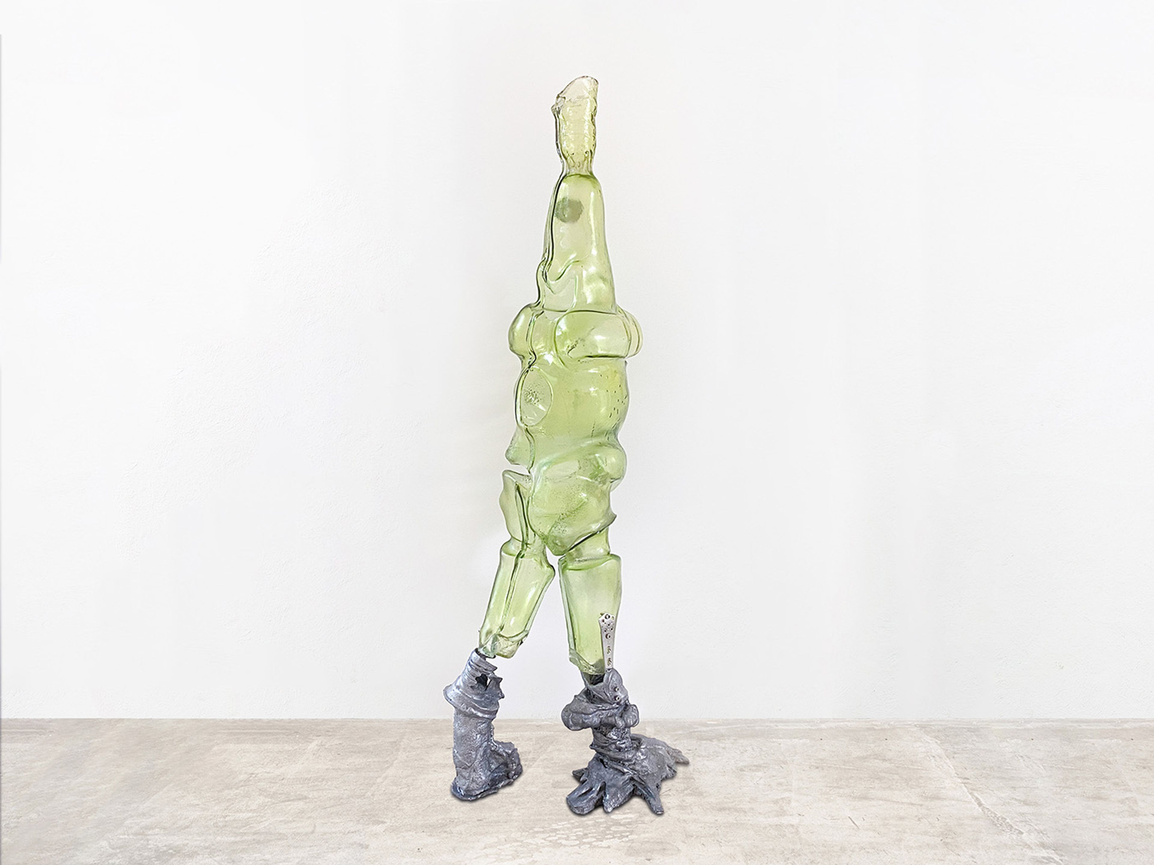 Berenice Olmedo (Mexico, 1987), "ThermoLyn orthoprosthetic, suction valve for prosthesis, osteosynthesis plates for fractures and lead", 2024. Courtesy of the artist. Photo: Alum Gálvez.