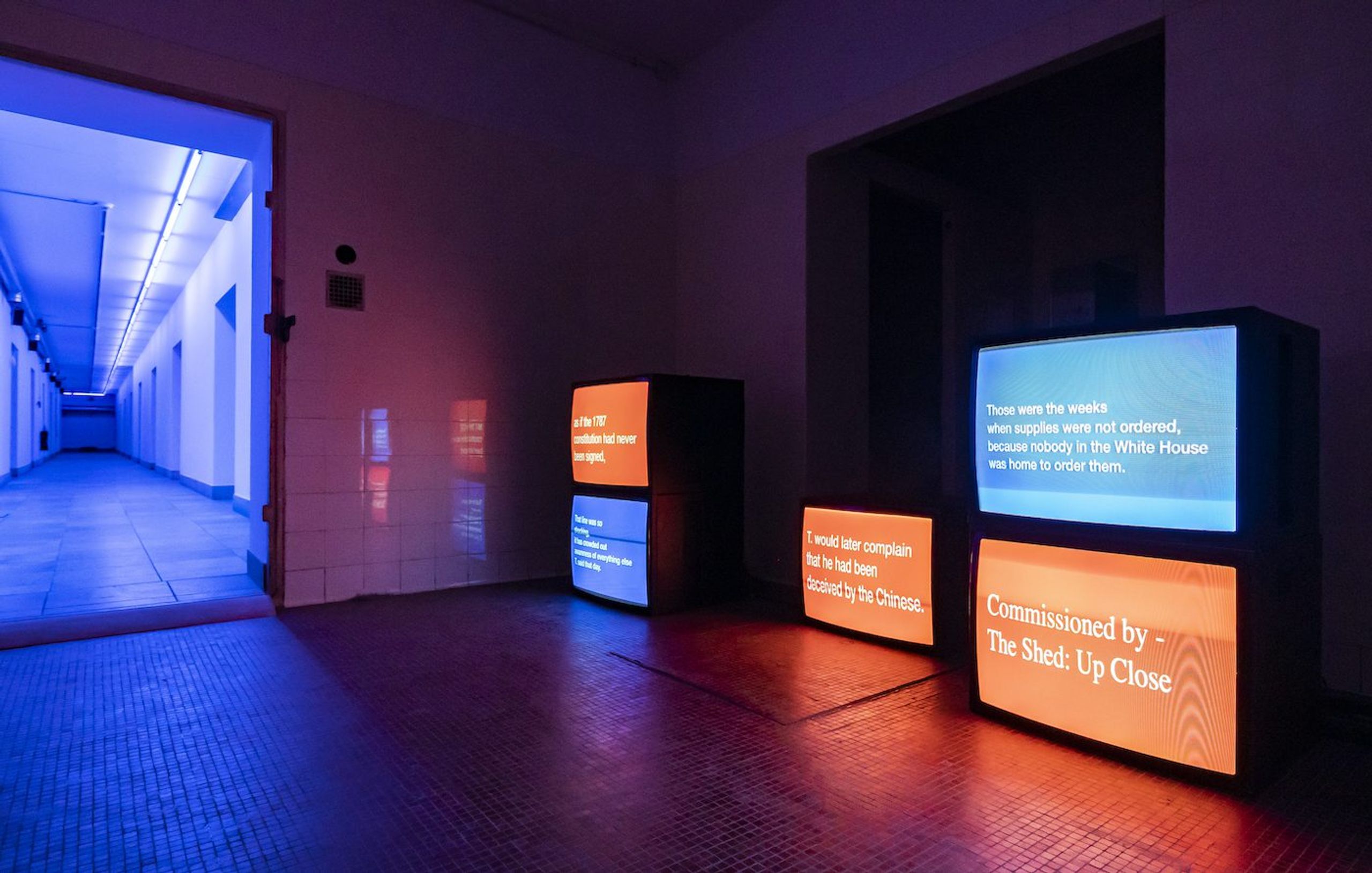 Tony Cokes. Fragments, or just Moments
Installationsansicht / Installation view
Haus der Kunst, 2022
Photo: Maximilian Geuter