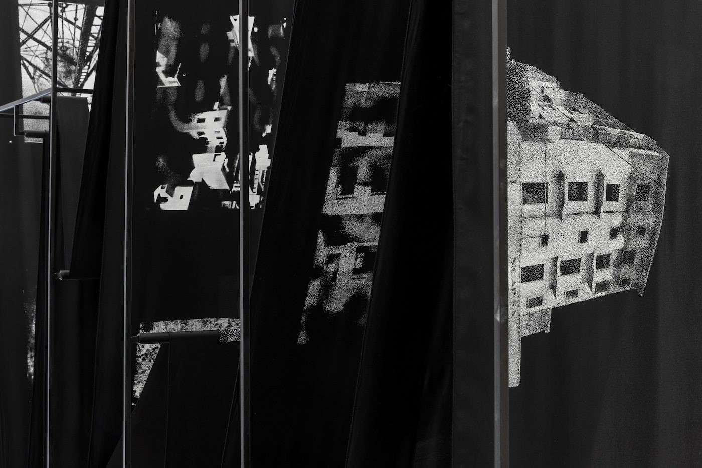 Adji Dieye, Cultura persa e imparata a memoria, exhibition view, ©ar/ge kunst, photo Tiberio Sorvillo, 2022