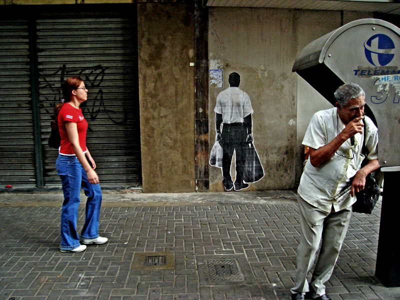 Lambe (Street Poster) Series, 2006. Photo: Courtesy of the artist