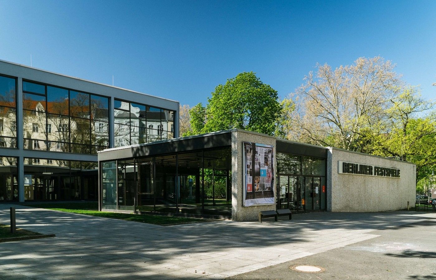 School for Dissident Friendship