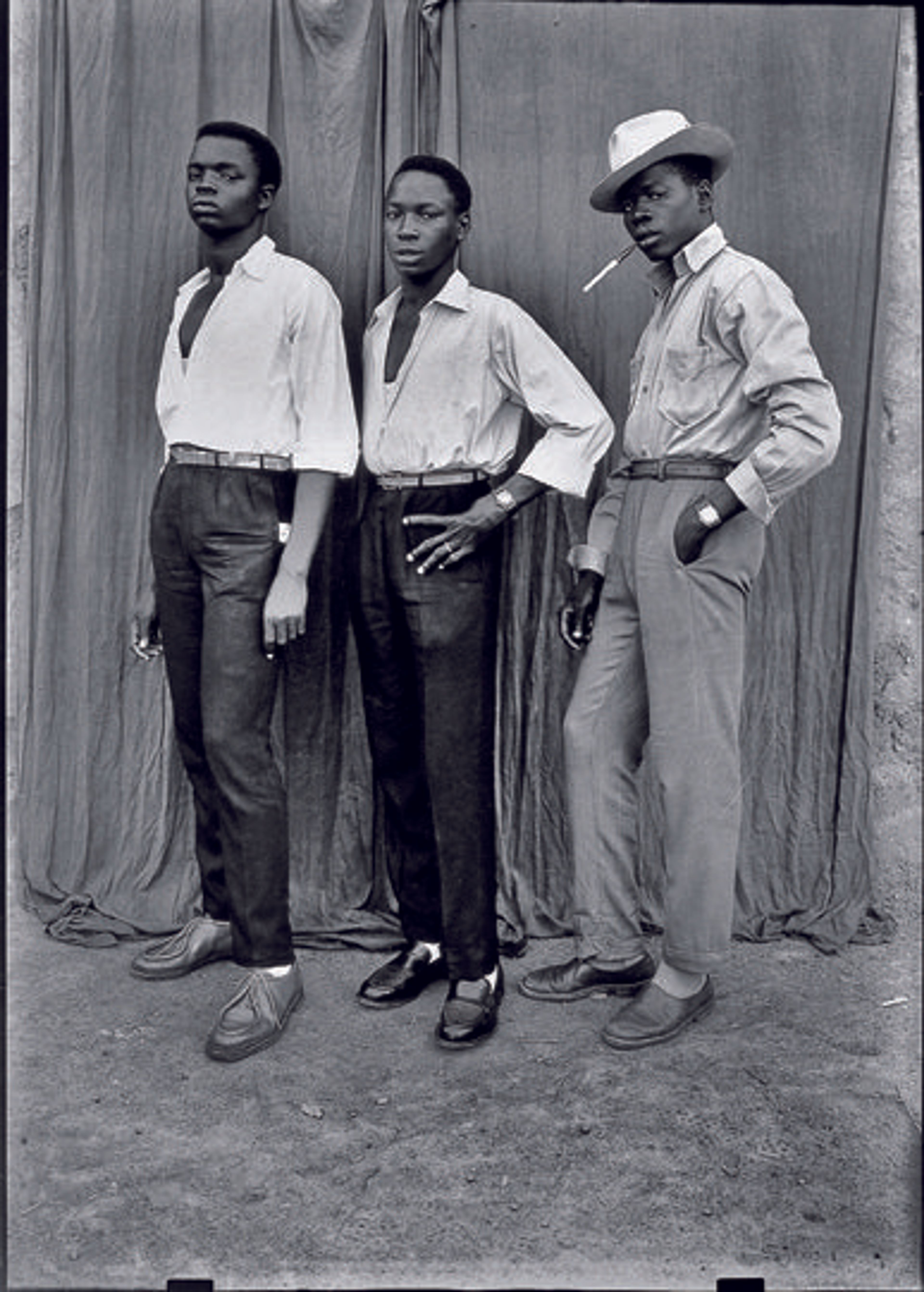 Seydou Keïta. Untitled, 1952-56. Silver print. Contemporary African Art Collection © Seydou Keïta / SKPEAC / photo courtesy CAAC – The Pigozzi Collection, Geneva