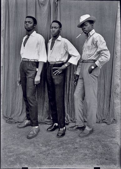 Seydou Keïta. Untitled, 1952-56. Silver print. Contemporary African Art Collection © Seydou Keïta / SKPEAC / photo courtesy CAAC – The Pigozzi Collection, Geneva