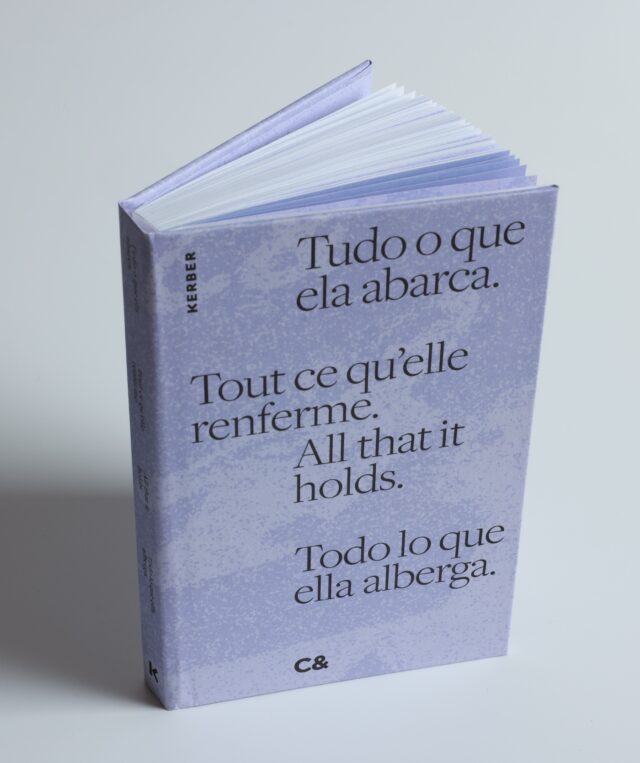 All that it holds. Tout ce qu’elle renferme. Tudo o que ela abarca. Todo lo que ella alberga.
