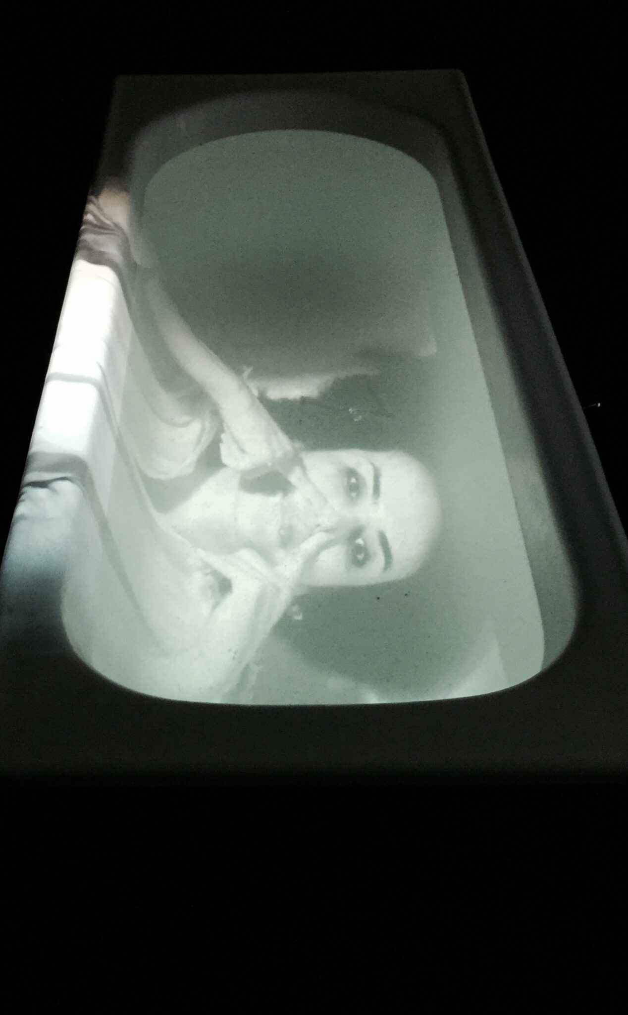Amine Oulmakki, OXYGENE, Video installation project, 10’56 », 2015. Courtesy of the artist.