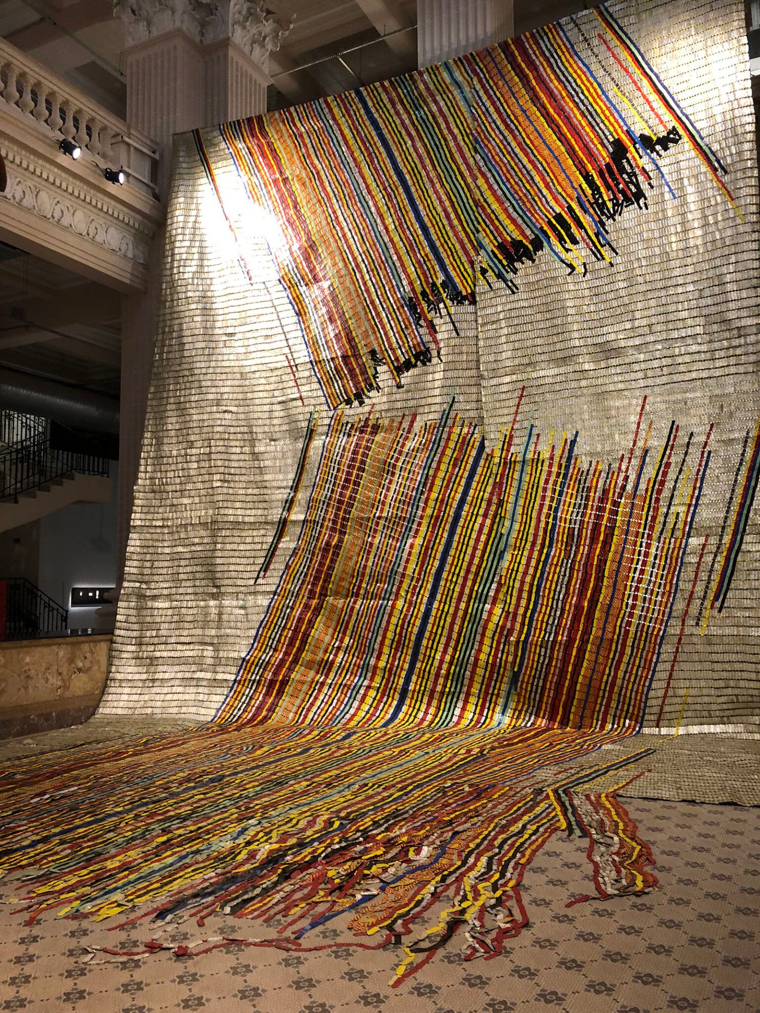 Ebb & Flow, 2018, by El Anatsui. Jack Shainman Gallery Collection, Nova York.