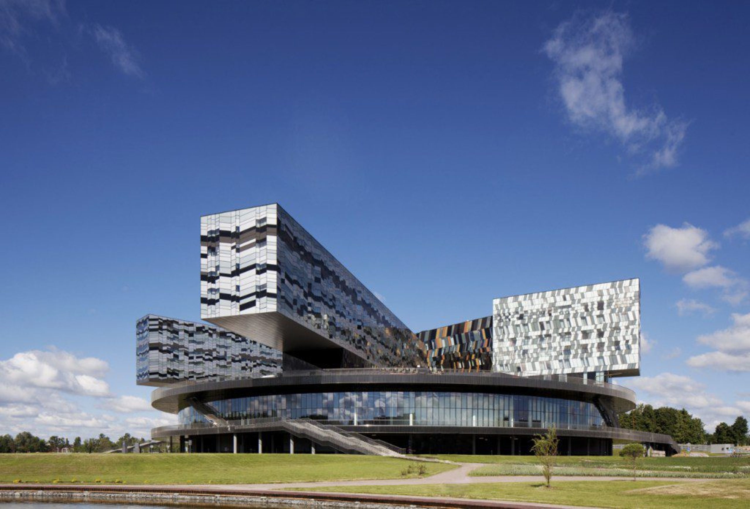 David Adjaye: Form, Heft, Material