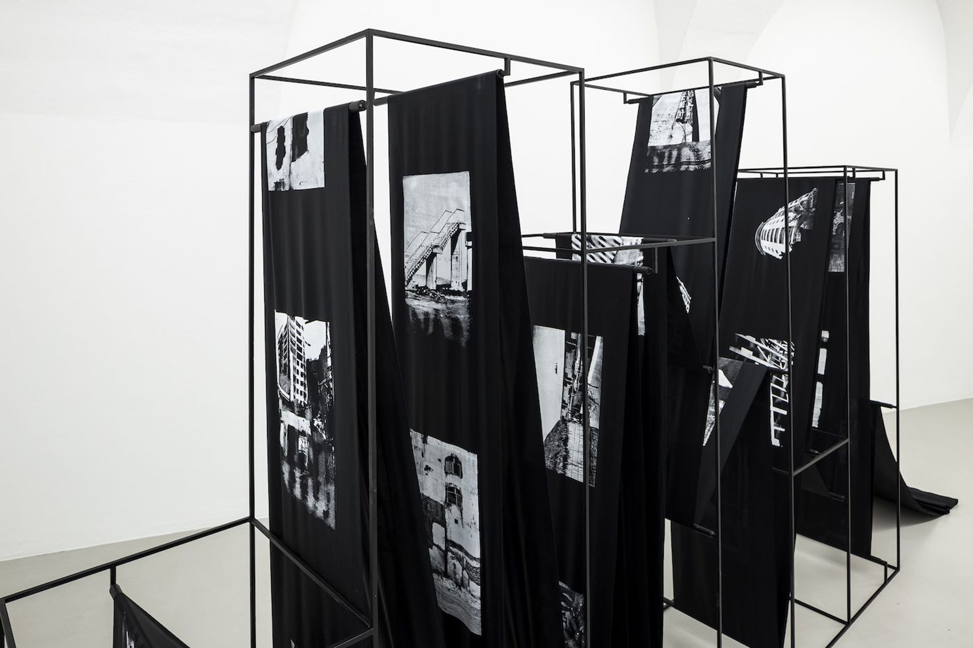 Adji Dieye, Cultura persa e imparata a memoria, exhibition view, ©ar/ge kunst, photo Tiberio Sorvillo, 2022