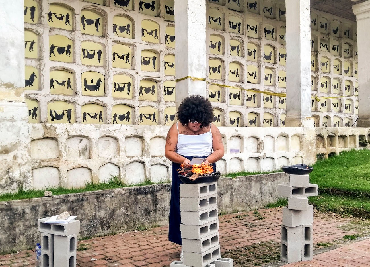 Jota Mombaça, Así desaparecemos (The way we disappear), performance, October 2, 2019. Centro de Memoria, Paz y Reconciliación.