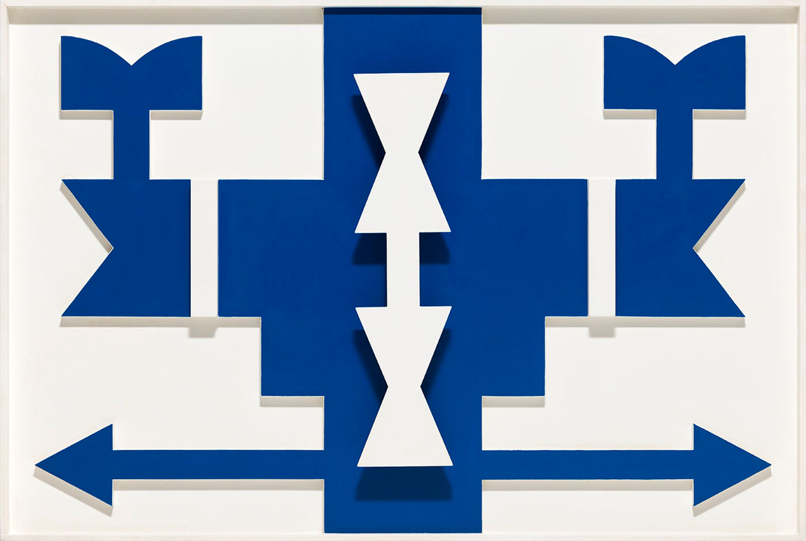 Rubem Valentim, Relevo Emblema n. 4, 1977. Acrylic on wood. Collection of Museu de Arte Moderna da Bahia, Brazil. Photo: Andrew Kemp.