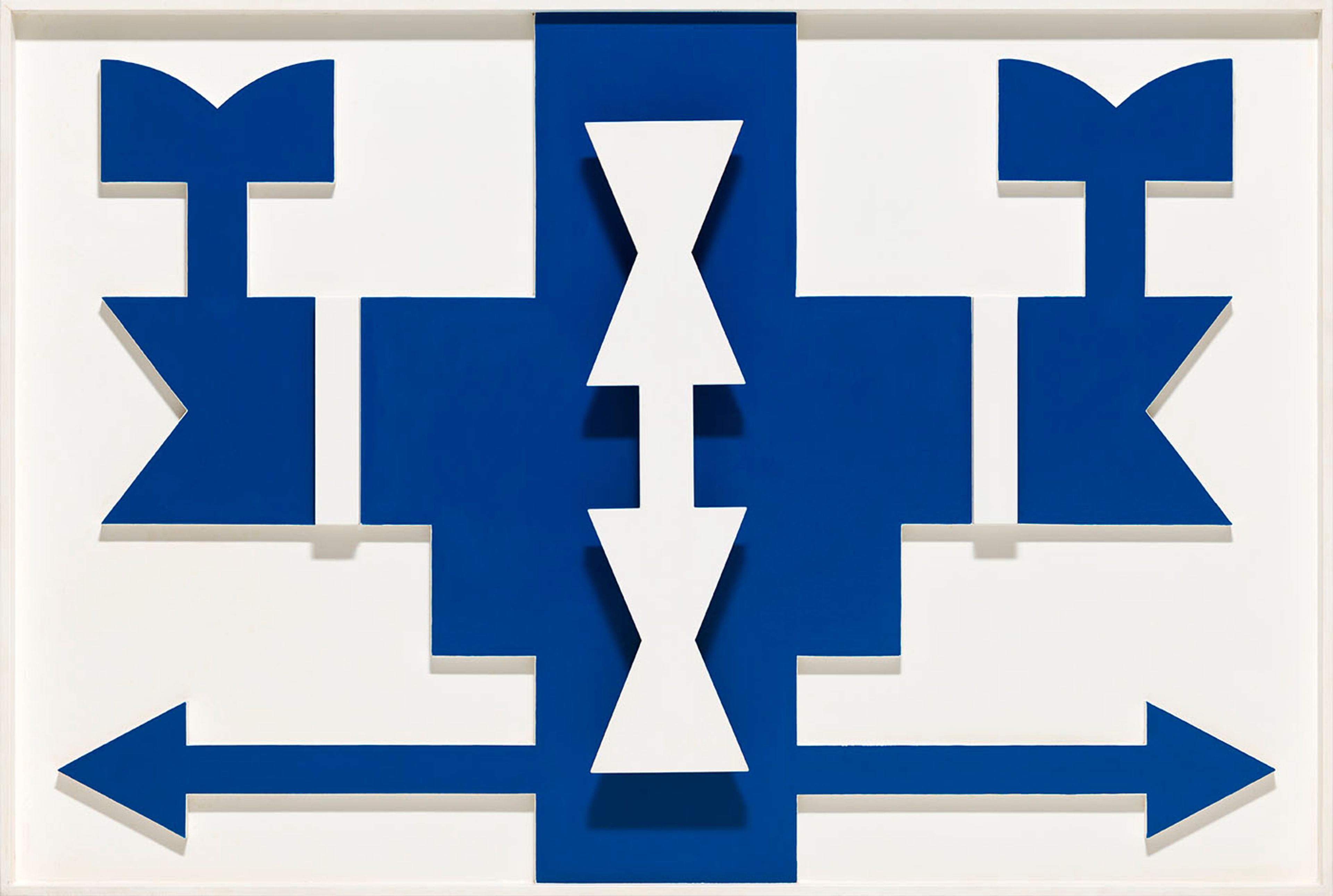 Rubem Valentim, Relevo Emblema n. 4, 1977. Acrylic on wood. Collection of Museu de Arte Moderna da Bahia, Brazil. Photo: Andrew Kemp.