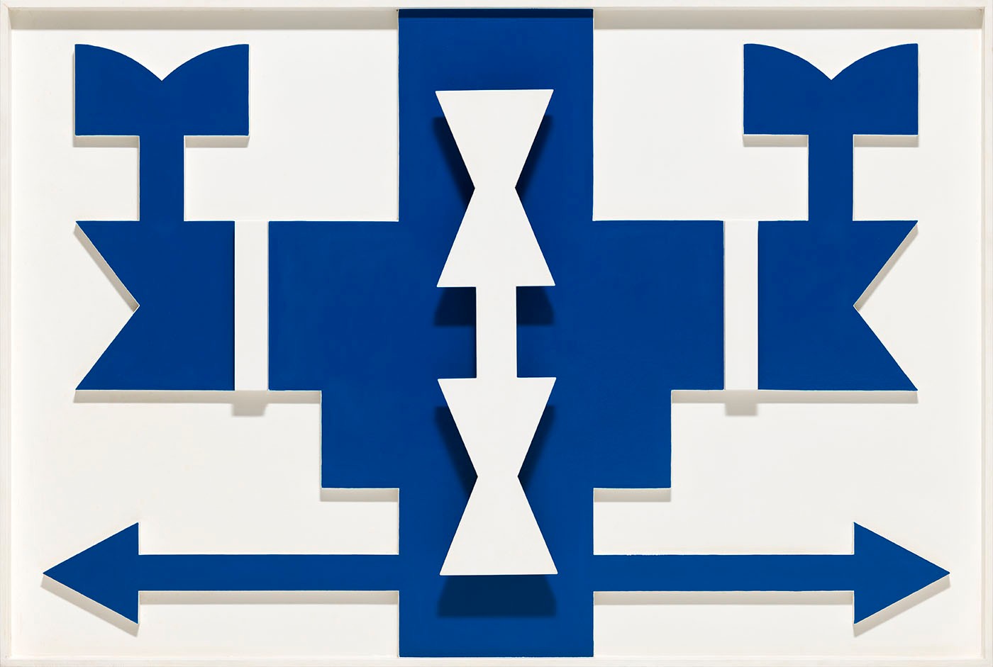 Rubem Valentim, Relevo Emblema n. 4, 1977. Acrylic on wood. Collection of Museu de Arte Moderna da Bahia, Brazil. Photo: Andrew Kemp.