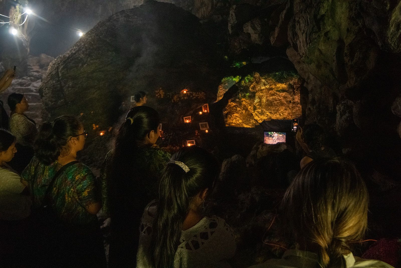 Esperanza de León: Curating Through Community Knowledge