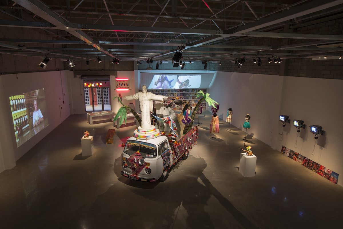 Changing Directions Whenever Necessary - Contemporary And