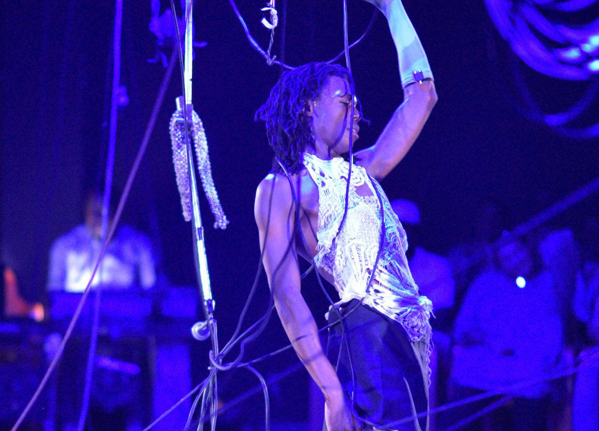 Bon voyage Dorine Mokha - Contemporary And