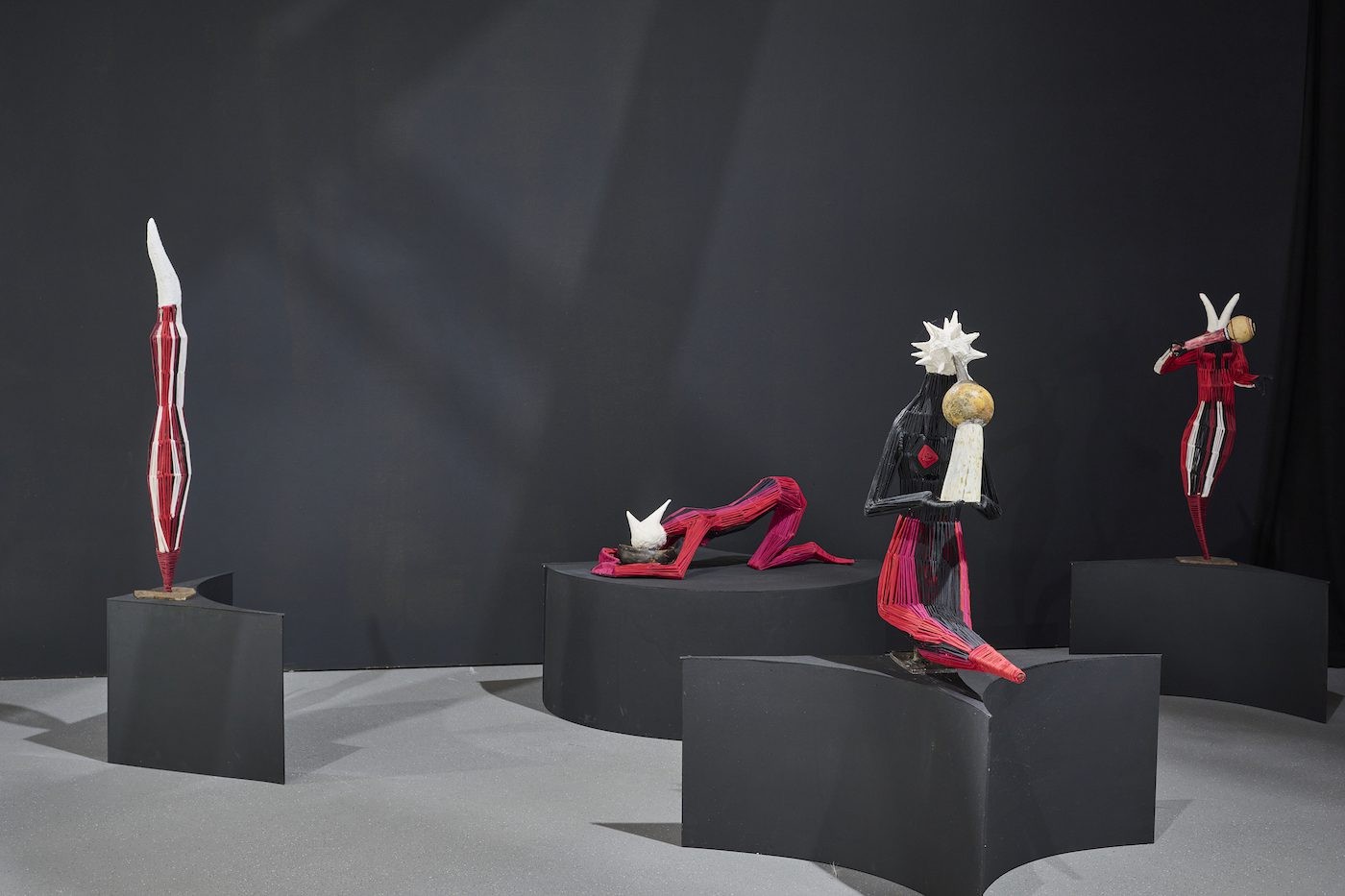 Elisia Nghidishange, Installation view. 15. Triennial Kleinplastik Fellbach, 2022, Photo: Peter Hartung