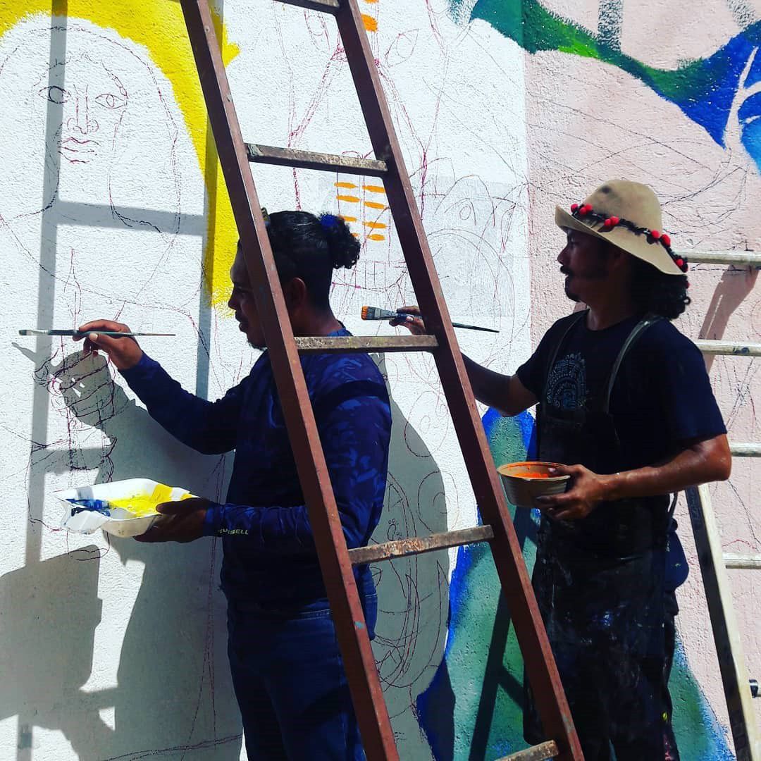 Muraleando con Castellano (Muraling with Castellano). Photo: Baltazar Castellano Melo.