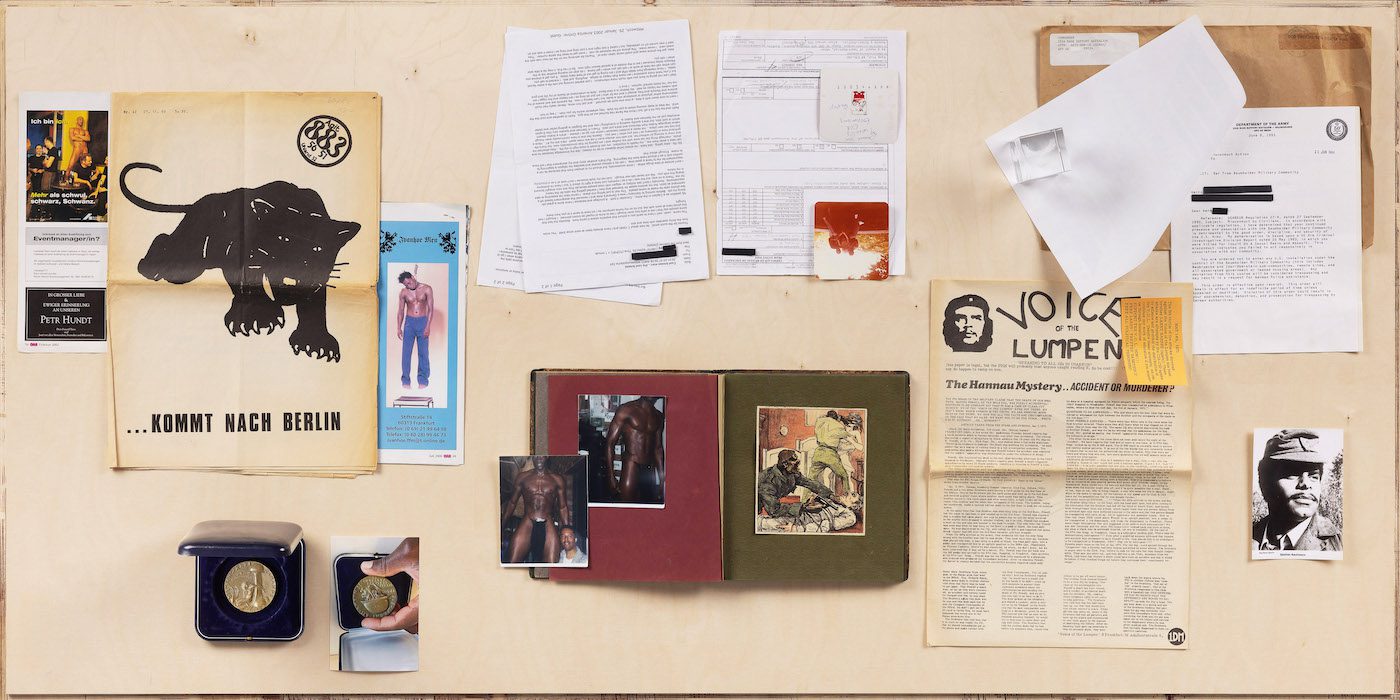 James Gregory Atkinson, Zeitkapsel BBC (Detail), 2021, documents, sculpture Marc Brandenburg Paper Weight, 2012, photography, various materials, installation view ‘6 Friedberg-Chicago’, Dortmunder Kunstverein. Courtesy: the artist, Marc Brandenburg, Konstantin Feiertag, Philipp von Külmer, The Lisbet Tellefsen Collection, Tyrown Vincent, Dortmunder Kunstverein. Photo: Roland Baege