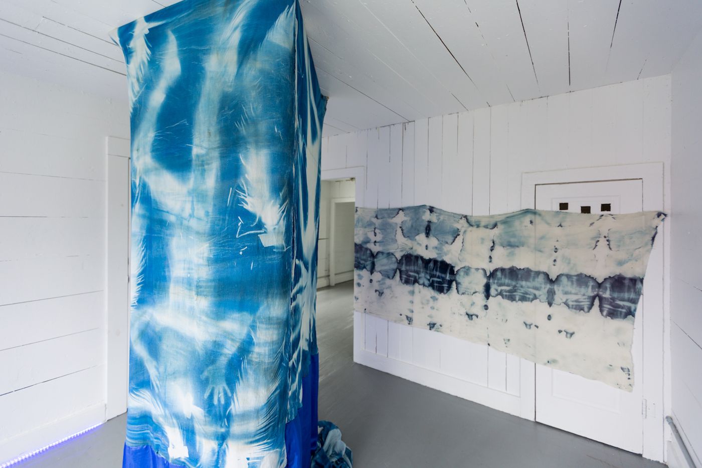 Leticia Contreras, Estría Sagrada. Vestigios Preciosos (Sacred Striation, Precious Traces) installation view. Project Row Houses, Round 49: Penumbras: Sacred Geometries, 2019. Photo by Alex Barber.