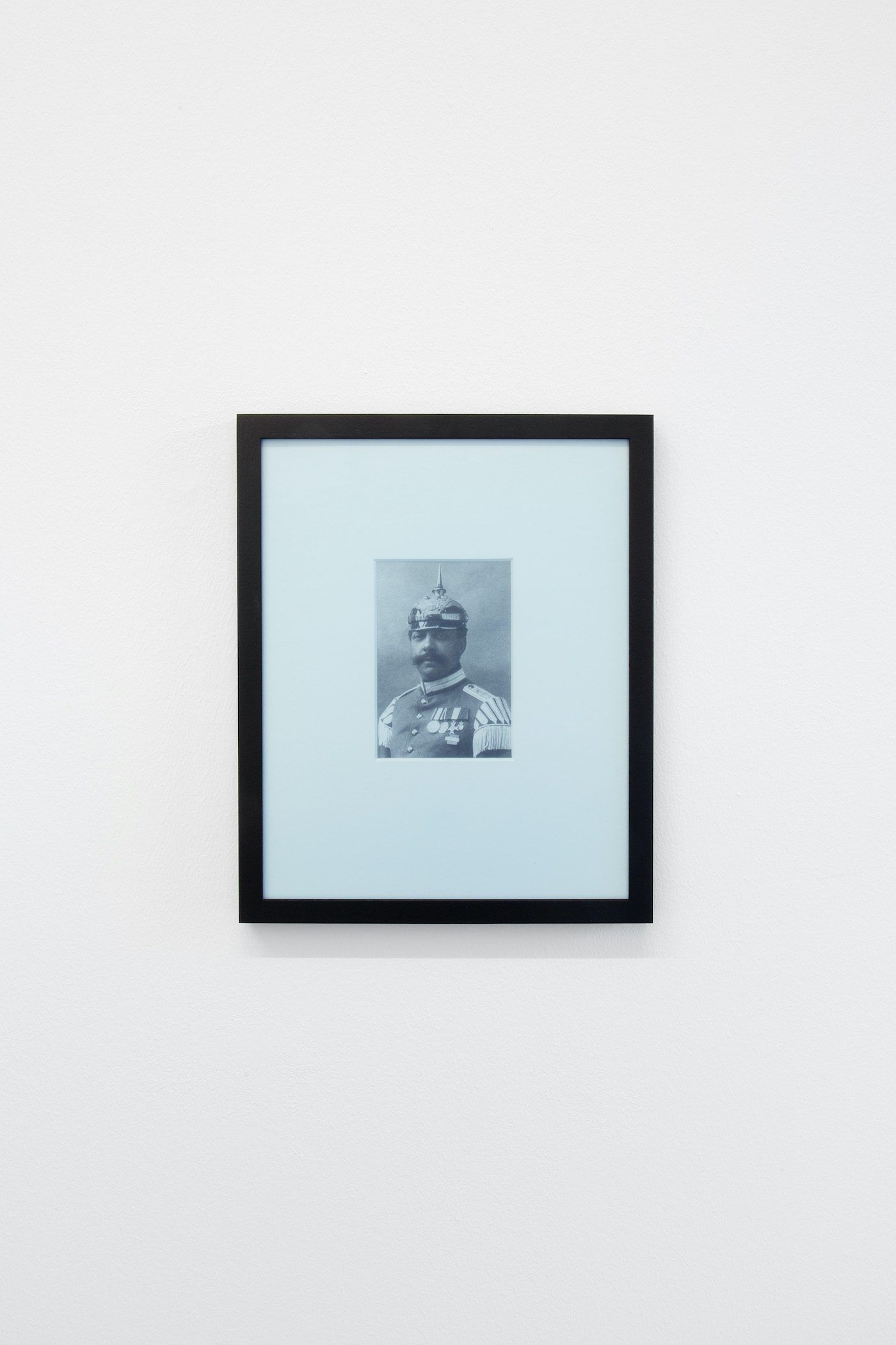 James Gregory Atkinson, Preußisches Liebesglück (Detail), 2021, wall paper, photography, peacock chair, audio piece, installation view ‘6 Friedberg-Chicago’, Dortmunder Kunstverein. Courtesy: the artist, Dortmunder Kunstverein. Photo: Jens Franke