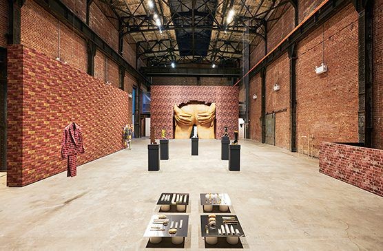 Venetian gothic architecture, super realist painting and disco culture - Contemporary And