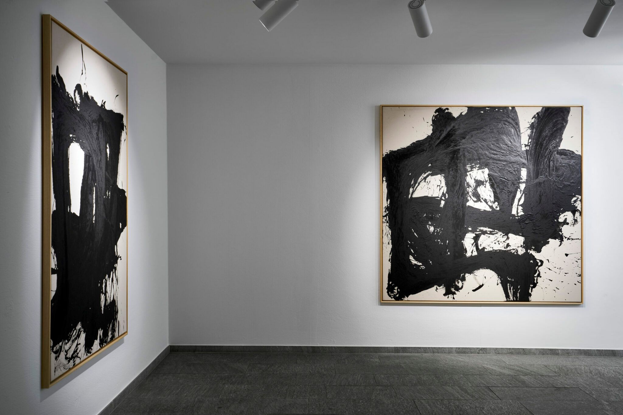 Santiago Parra: Black Matte