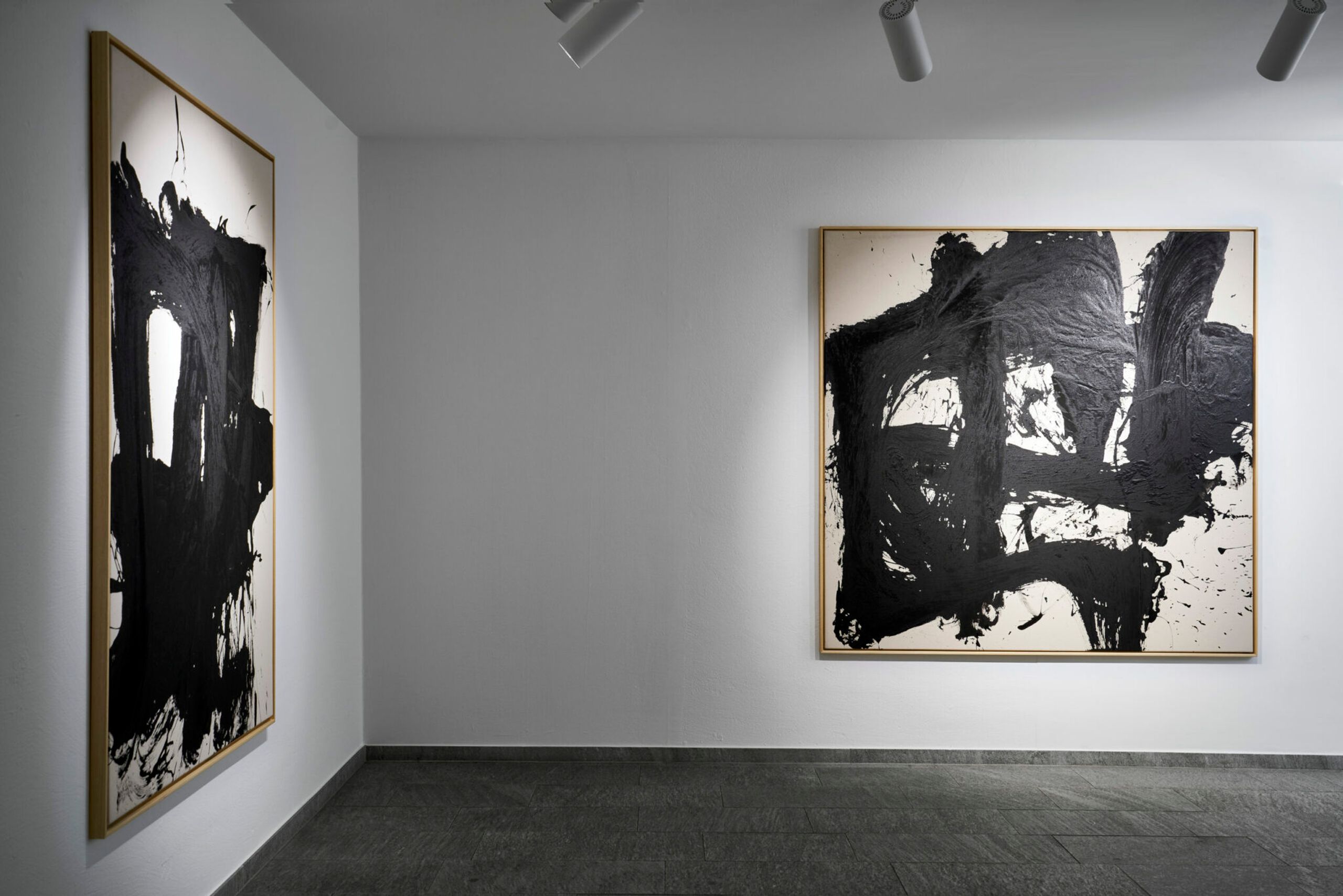 Santiago Parra: Black Matte