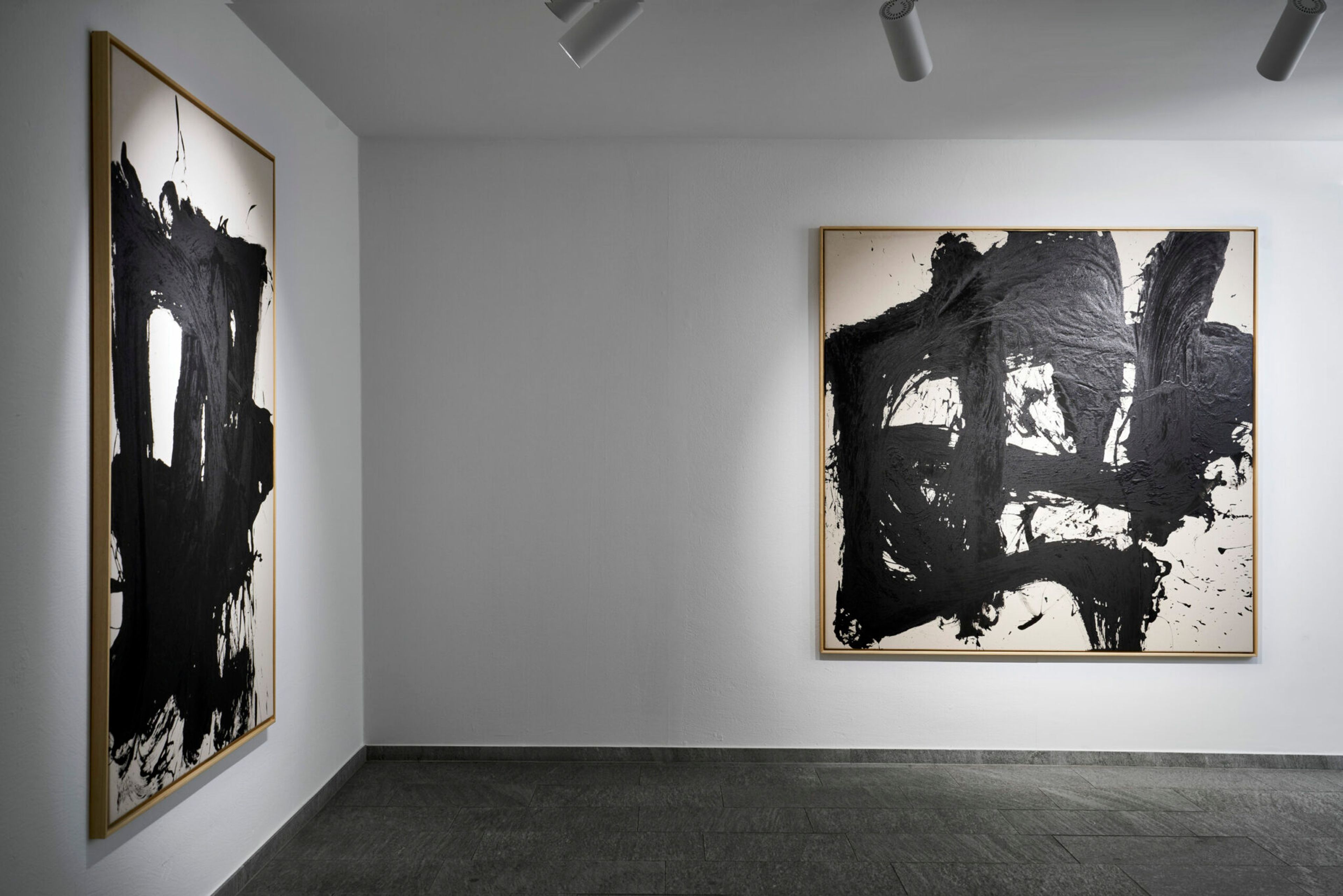 Santiago Parra: Black Matte
