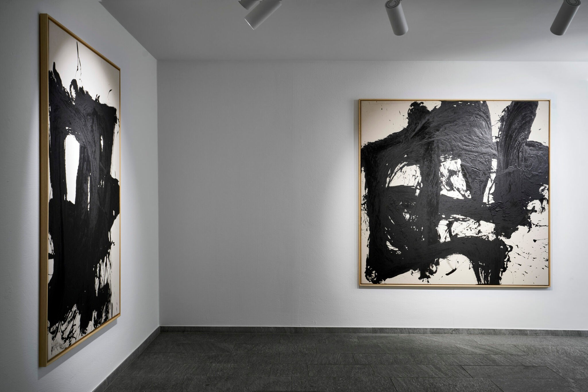 Santiago Parra: Black Matte