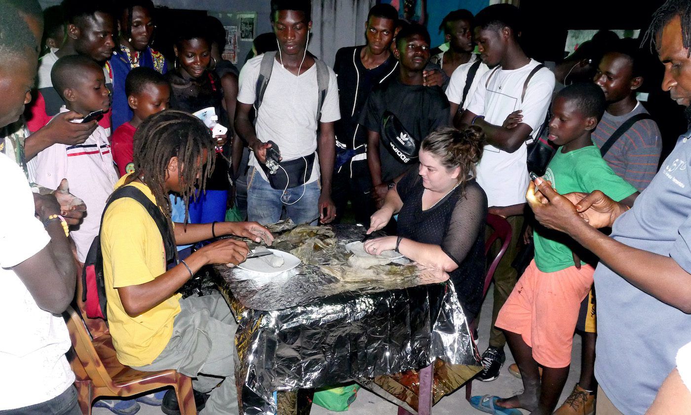 Laboratoire Kontempo, Performance "Your exoticism is my daily bread", Kinshasa, 2019. Courtesy the artists.