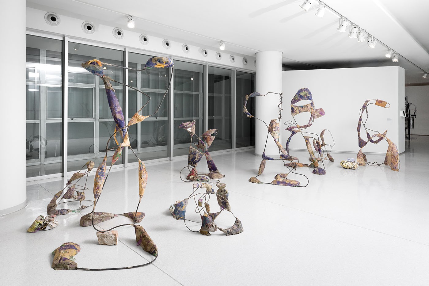 Ana Clara Tito, Enxame (SH) “Swarm”, 2024. Photo: Estúdio em Obra