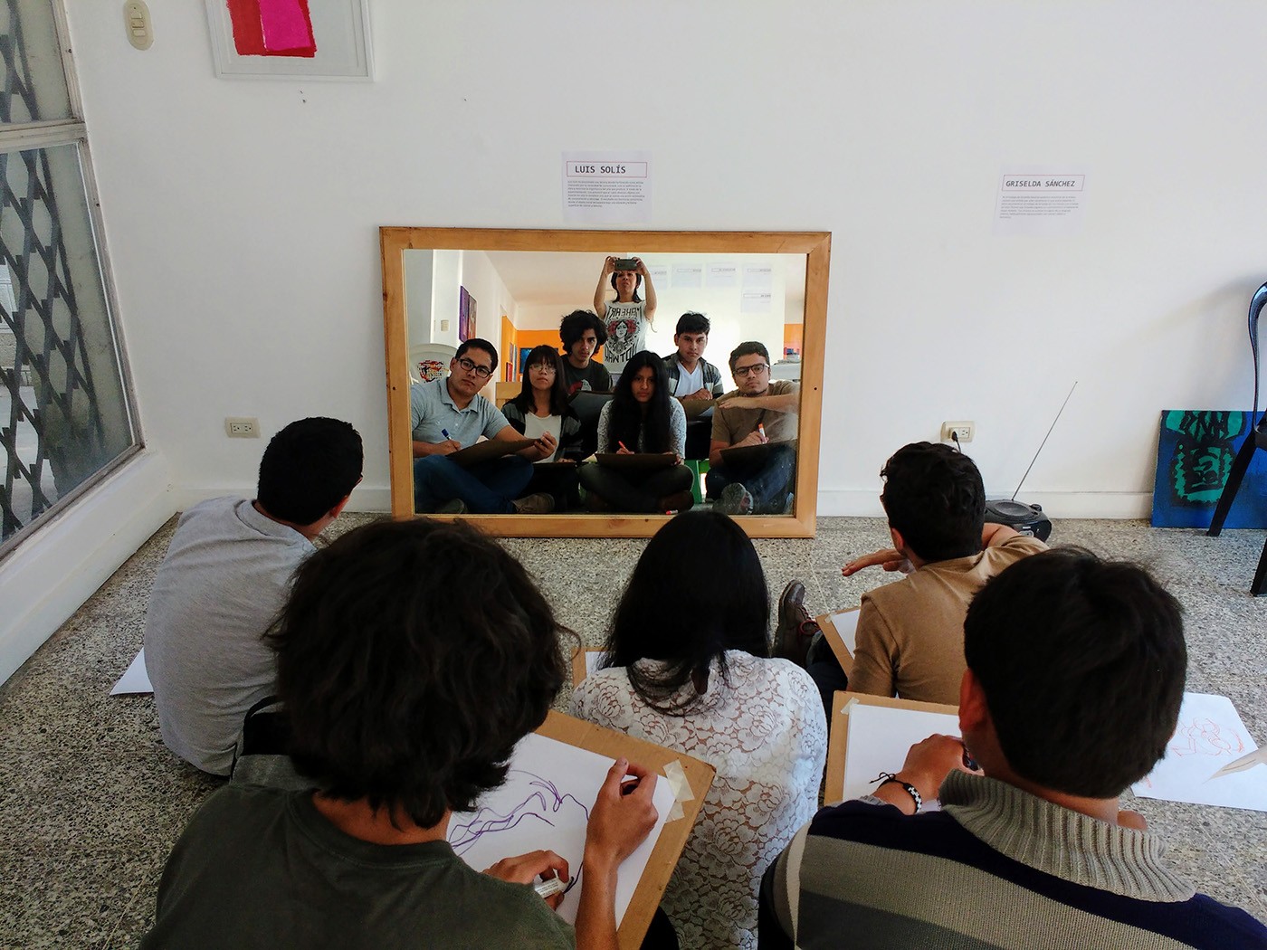 Artistic Pedagogical Creatory (CAP). Drawing class, Guatemala City, 2017. Courtesy of the artist.