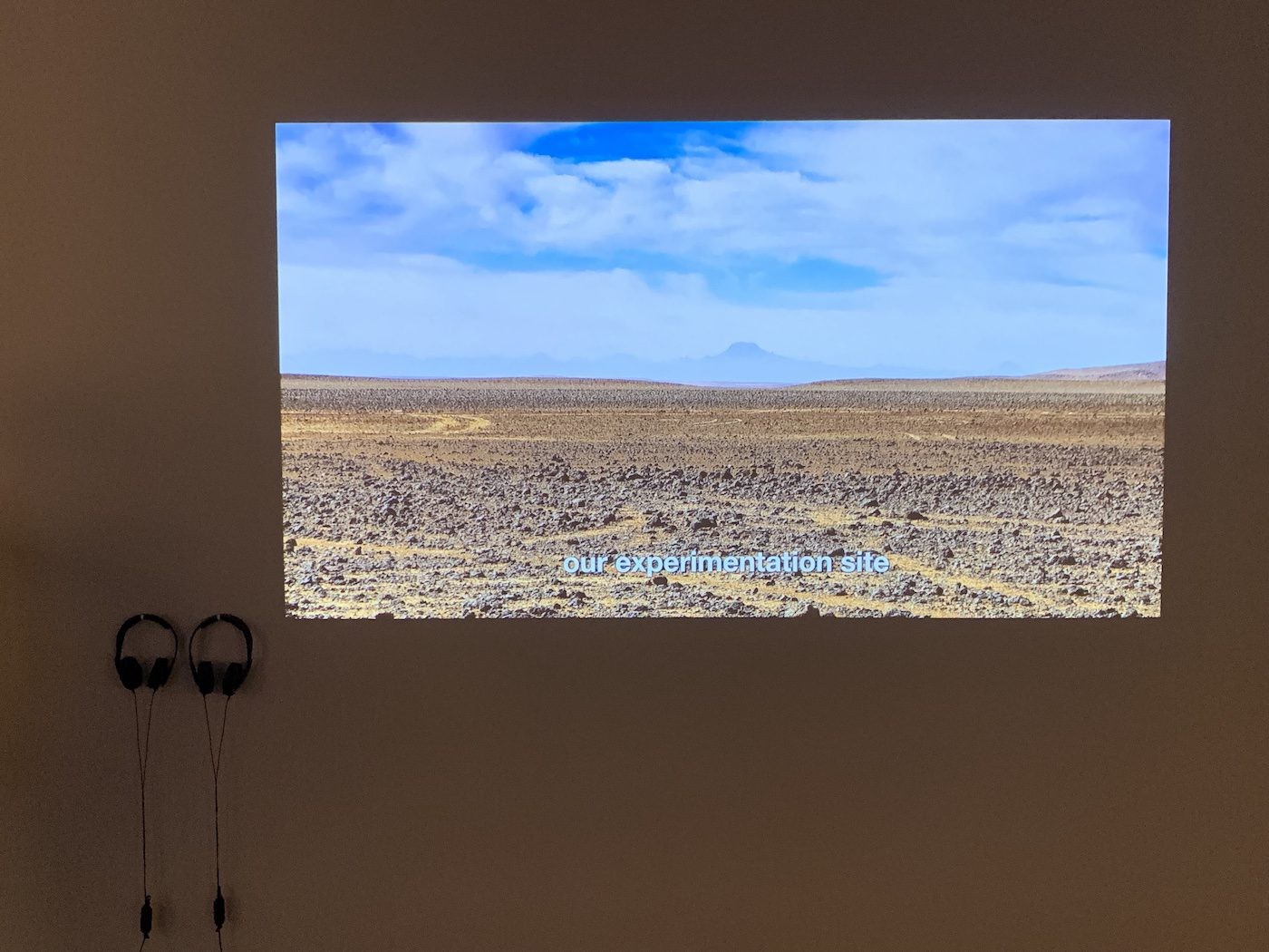 Ammar Bouras, “24°3’55”N 5°3’23”E #7″, 2016. Installation View at 12th Berlin Biennale, Akademie der Künste, Hanseatenweg. Photo: C&