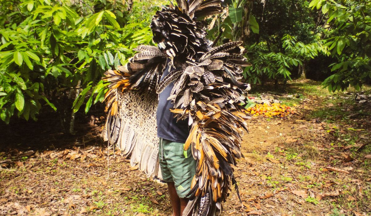 Glicéria Tupinambá, Manto tupinambá [Tupinambá Mantle], 2023. Courtesy of the artist. Foto: Glicéria Tupinambá