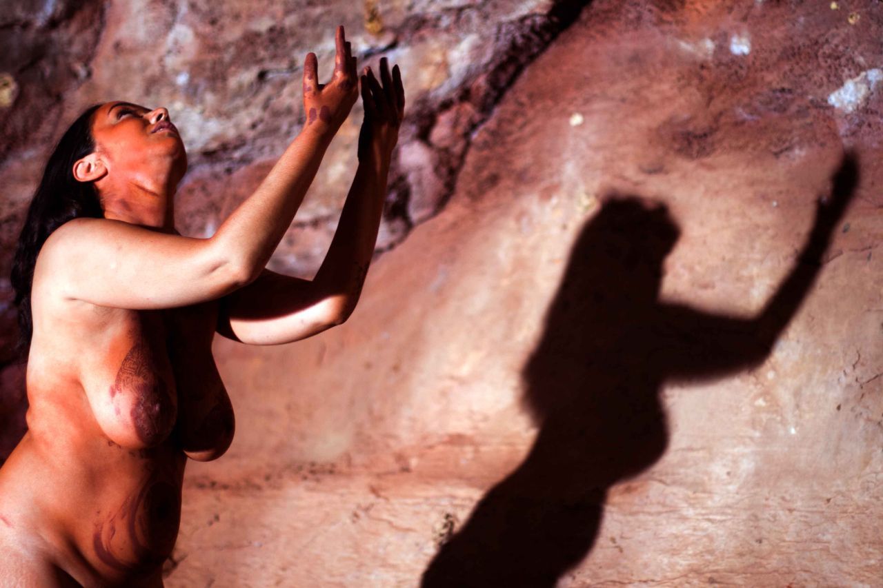 Anita Ekman at “Vagina: caverna da terra” (Parque Nacional Serra da Capivara, 2018). Foto: Ana Mesquita.